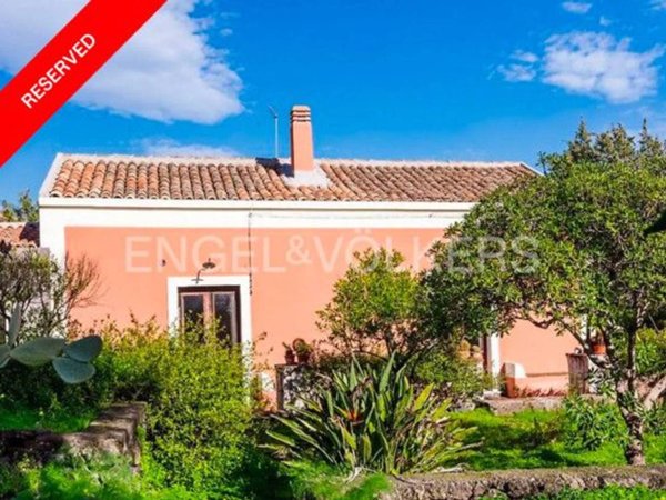 casa indipendente in vendita ad Aci Sant'Antonio