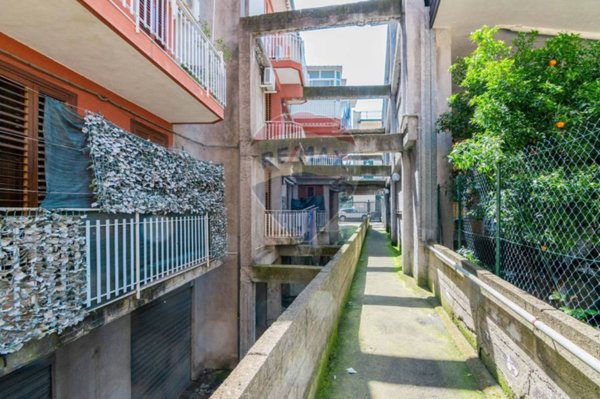 appartamento in vendita ad Aci Sant'Antonio in zona Lavina