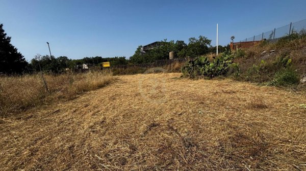 terreno agricolo in vendita ad Aci Sant'Antonio