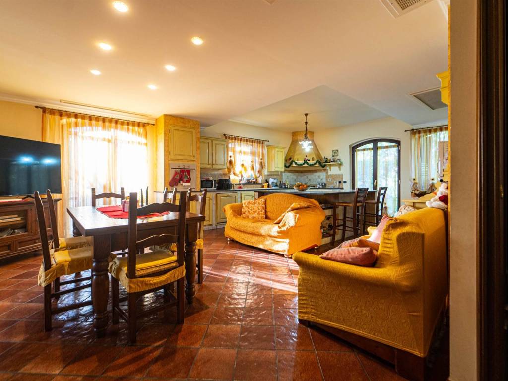 casa indipendente in vendita ad Aci Sant'Antonio