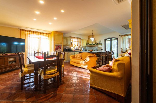 casa indipendente in vendita ad Aci Sant'Antonio