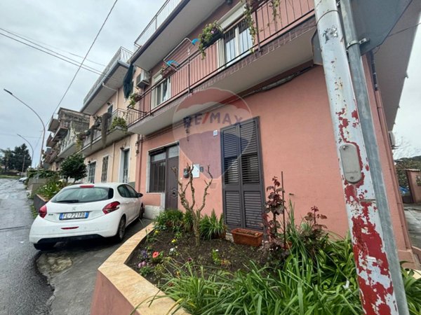 appartamento in vendita ad Aci Sant'Antonio