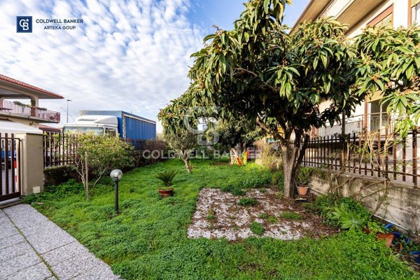 appartamento in vendita ad Aci Sant'Antonio