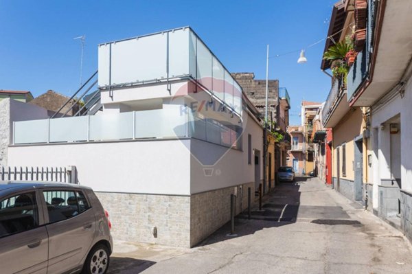 appartamento in vendita ad Aci Sant'Antonio
