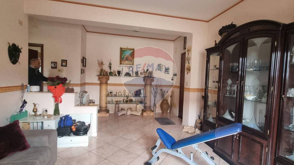 appartamento in vendita ad Aci Sant'Antonio