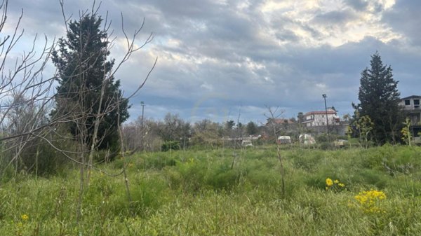 negozio in vendita ad Aci Sant'Antonio