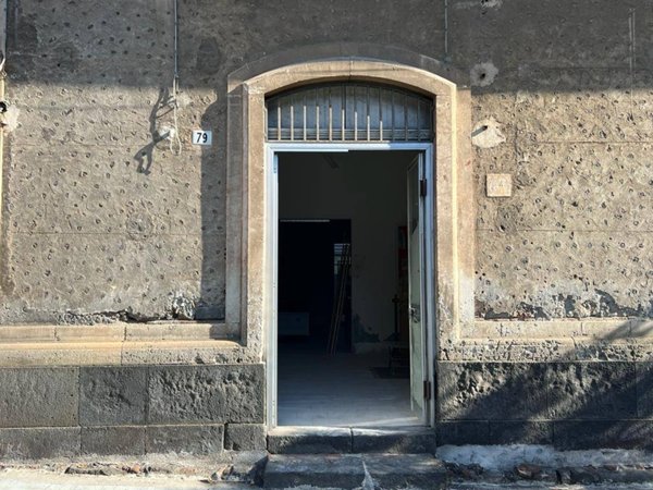 appartamento in vendita ad Aci Sant'Antonio