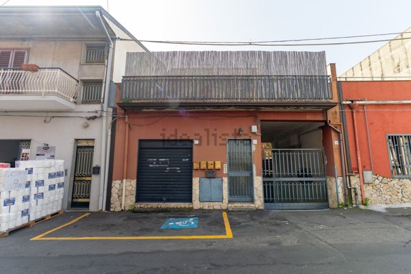 appartamento in vendita ad Aci Sant'Antonio