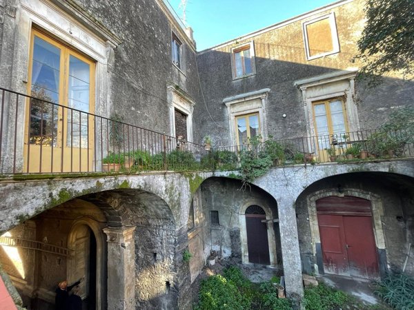 appartamento in vendita ad Aci Sant'Antonio