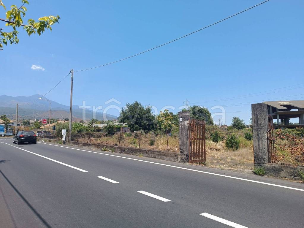 terreno agricolo in vendita ad Aci Sant'Antonio in zona Lavinaio