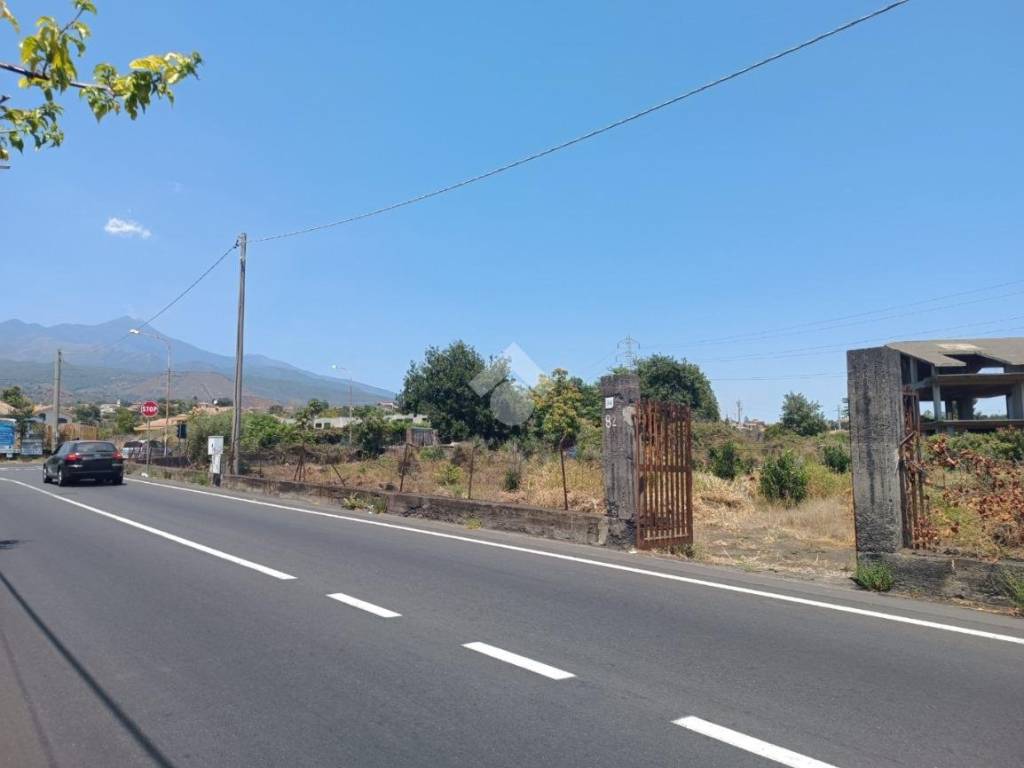 terreno agricolo in vendita ad Aci Sant'Antonio in zona Lavinaio
