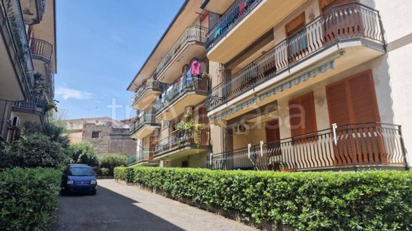 appartamento in vendita ad Aci Sant'Antonio in zona Lavina