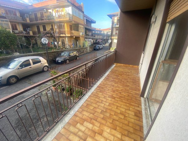 appartamento in vendita ad Aci Sant'Antonio