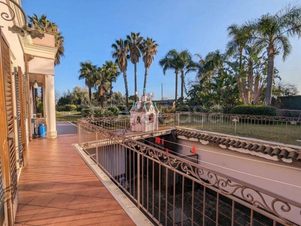 casa indipendente in vendita ad Aci Sant'Antonio