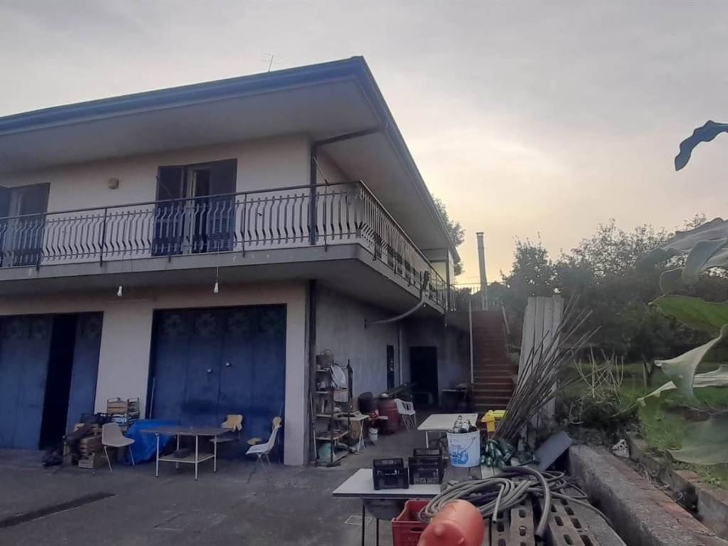 casa indipendente in vendita ad Aci Sant'Antonio