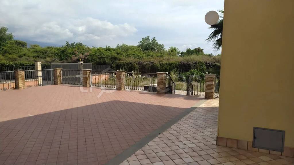 casa indipendente in vendita ad Aci Sant'Antonio