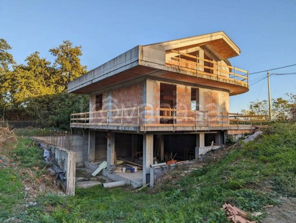 casa indipendente in vendita ad Aci Sant'Antonio in zona Lavinaio