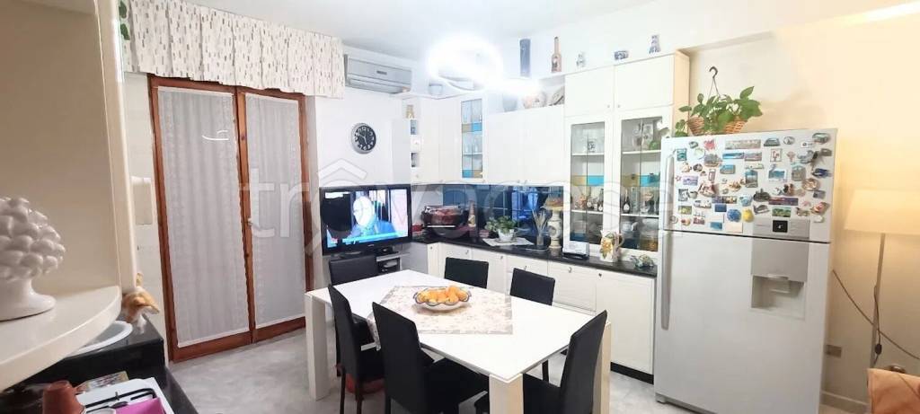 appartamento in vendita ad Aci Sant'Antonio