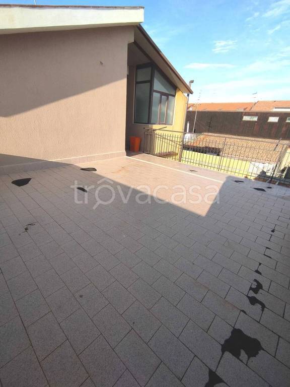 appartamento in vendita ad Aci Sant'Antonio
