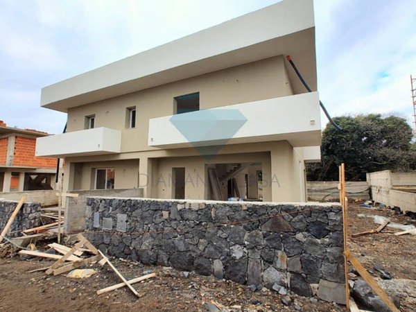casa indipendente in vendita ad Aci Sant'Antonio