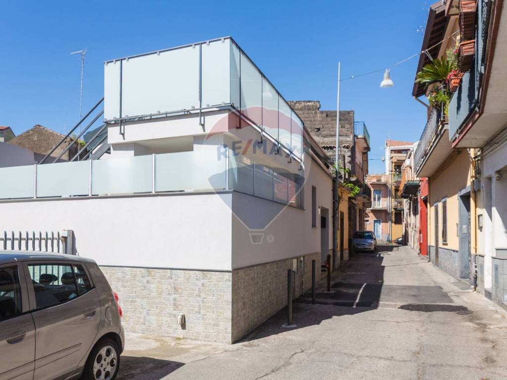casa indipendente in vendita ad Aci Sant'Antonio