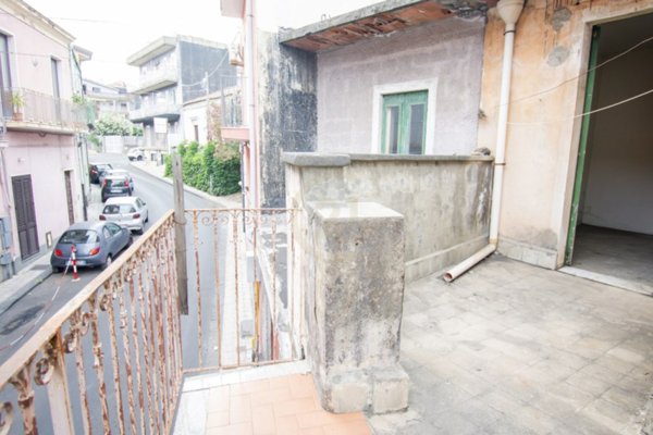 casa indipendente in vendita ad Aci Sant'Antonio in zona Lavina