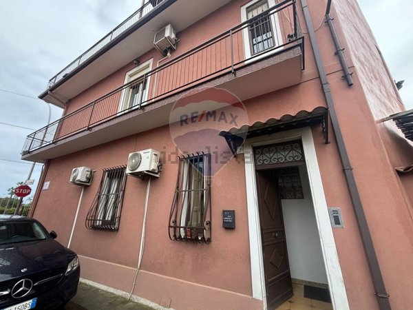 appartamento in vendita ad Aci Sant'Antonio
