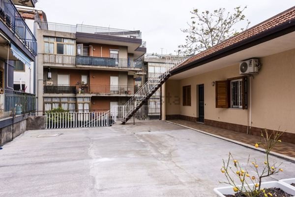casa indipendente in vendita ad Aci Sant'Antonio