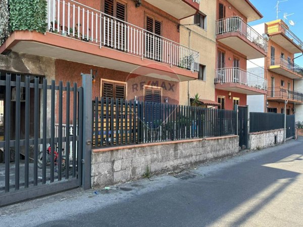 appartamento in vendita ad Aci Sant'Antonio