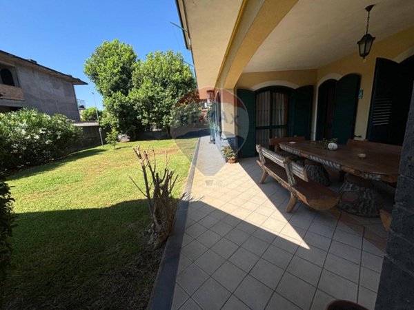 appartamento in vendita ad Aci Sant'Antonio