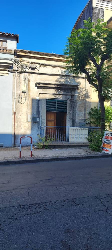 appartamento in vendita ad Aci Sant'Antonio