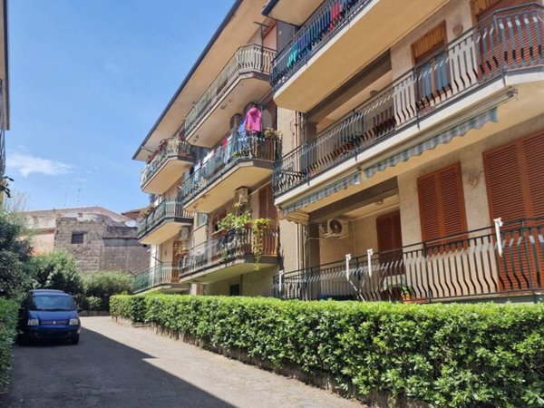 appartamento in vendita ad Aci Sant'Antonio in zona Lavina