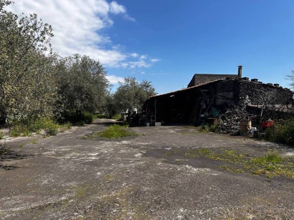 terreno agricolo in vendita ad Aci Sant'Antonio
