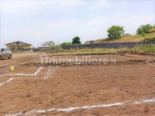 casa indipendente in vendita ad Aci Sant'Antonio in zona Lavinaio