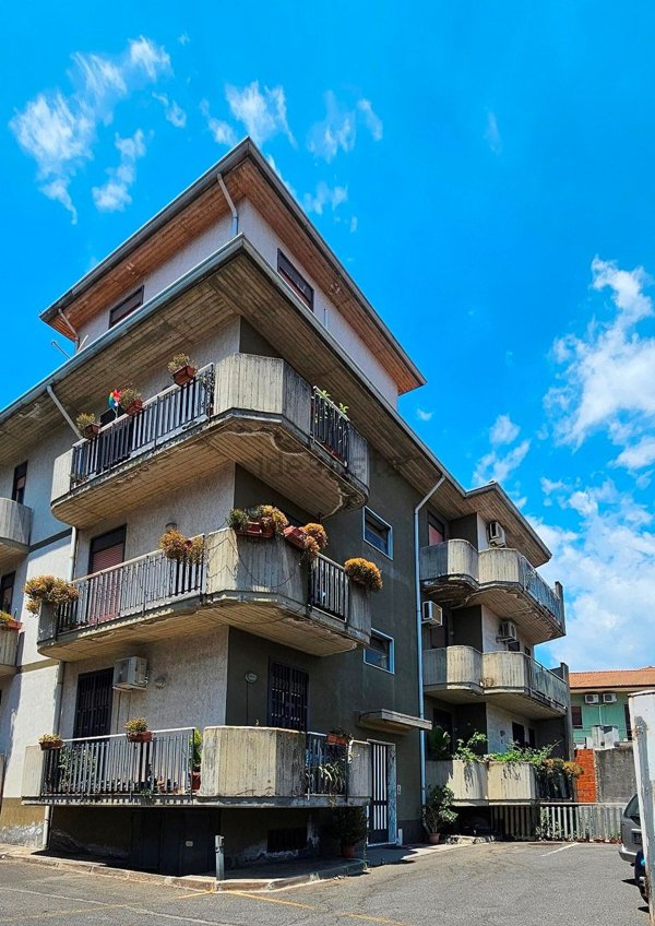 appartamento in vendita ad Aci Sant'Antonio