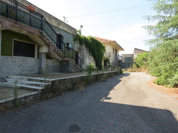 casale in vendita ad Aci Sant'Antonio