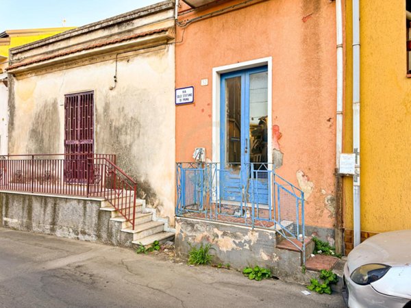 casa indipendente in vendita ad Aci Sant'Antonio