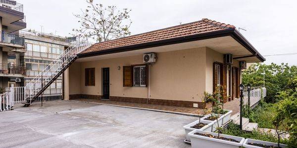 casa indipendente in vendita ad Aci Sant'Antonio