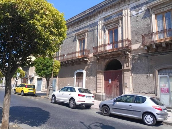 appartamento in vendita ad Aci Sant'Antonio
