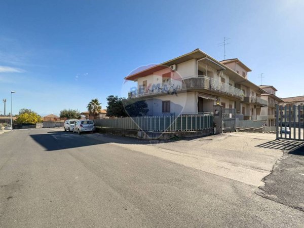 casa indipendente in vendita ad Aci Sant'Antonio