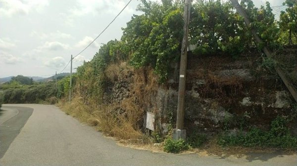 terreno agricolo in vendita ad Aci Sant'Antonio