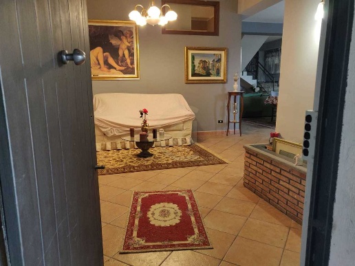 appartamento in vendita ad Aci Sant'Antonio in zona Lavina