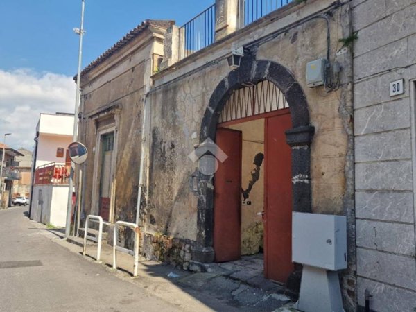casa indipendente in vendita ad Aci Sant'Antonio in zona Lavina
