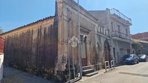 appartamento in vendita ad Aci Sant'Antonio