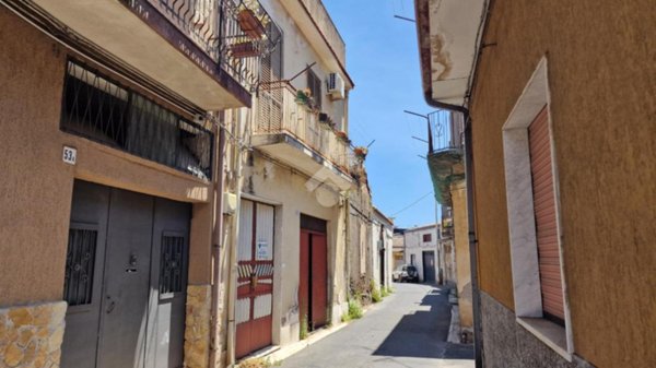 casa indipendente in vendita ad Aci Sant'Antonio in zona Lavina