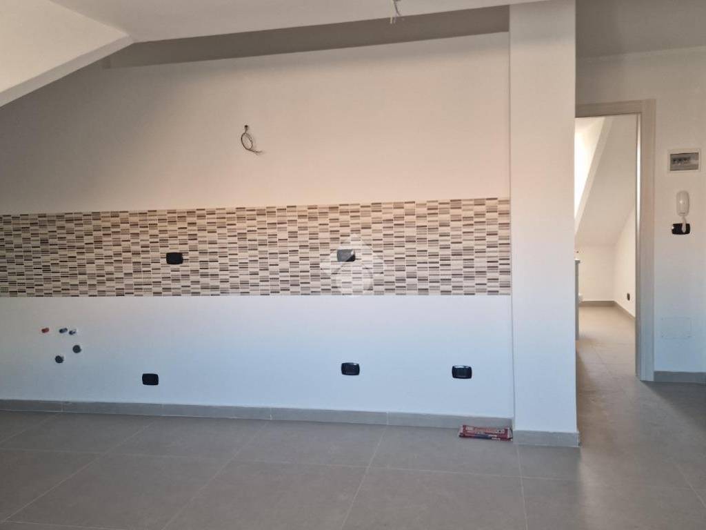 appartamento in vendita ad Aci Sant'Antonio in zona Lavina