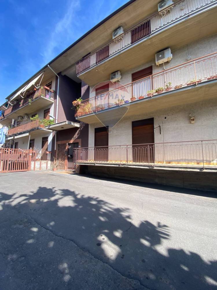 appartamento in vendita ad Aci Sant'Antonio