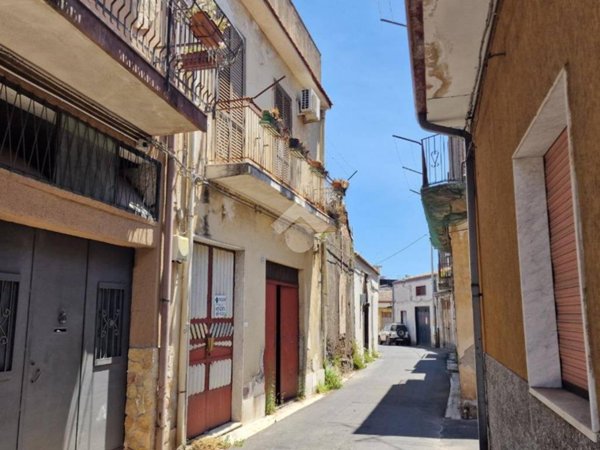 casa indipendente in vendita ad Aci Sant'Antonio