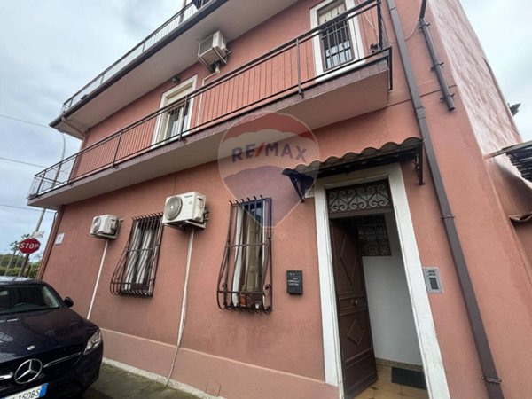 appartamento in vendita ad Aci Sant'Antonio