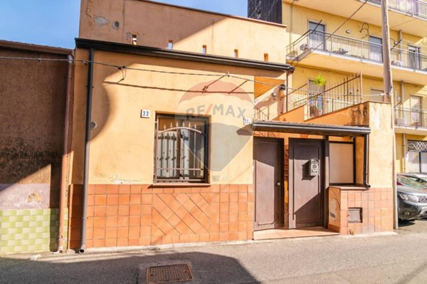 casa indipendente in vendita ad Aci Sant'Antonio